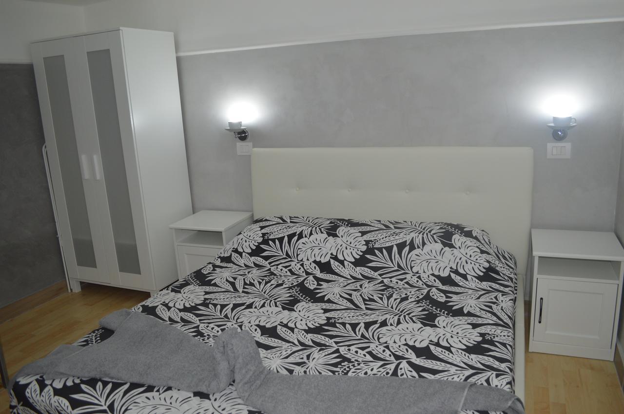 Petros Room Camere Salerno Exterior photo